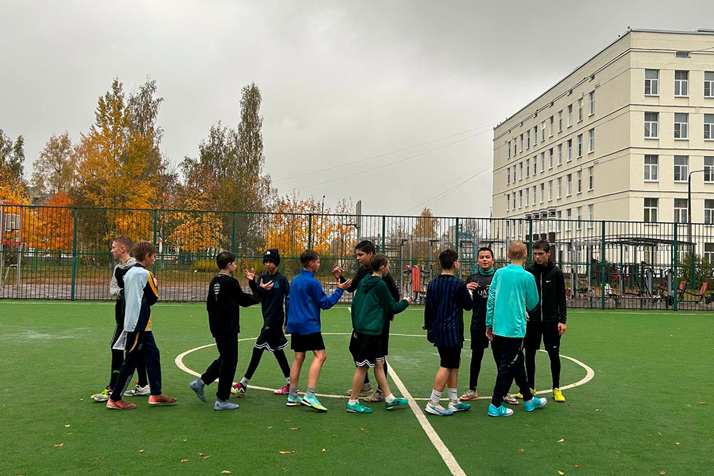 Соревнования по футболу